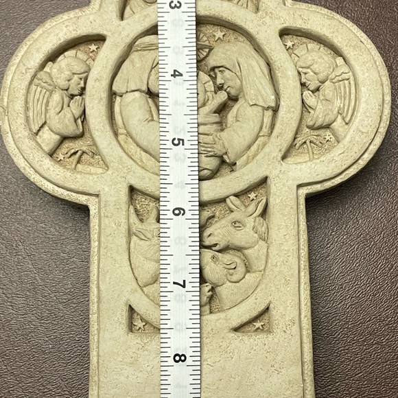 Nativity scene in concrete by Carruth. - Picture 9 of 12